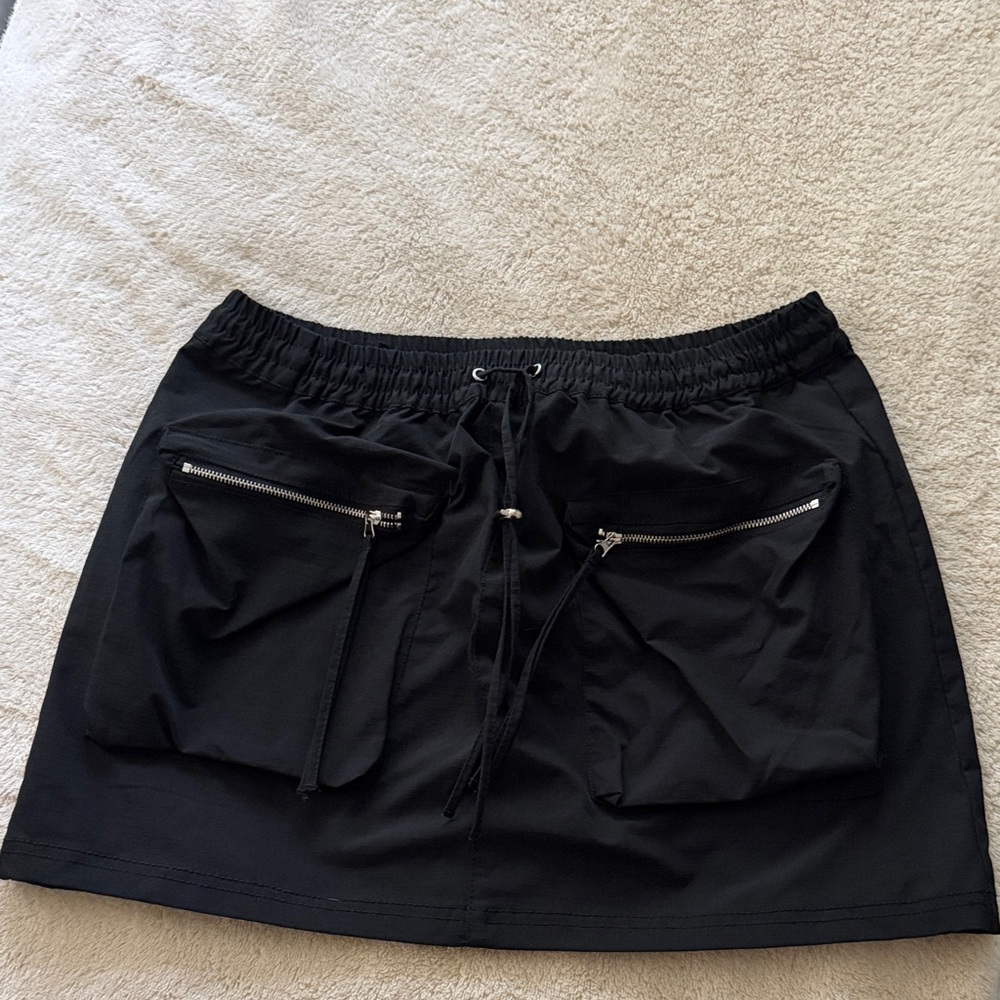 Love Tree Black Mini Skirt with Pockets